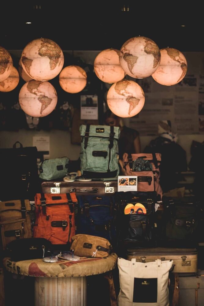 MINIMAL TRAVEL PACKING LIST