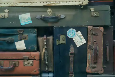 MINIMAL TRAVEL PACKING