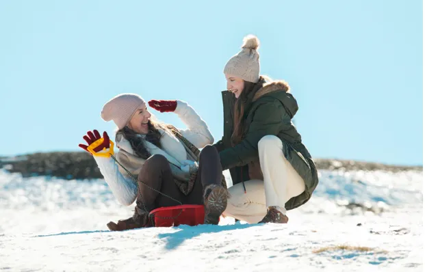 People Flock to the Cold for Winter Vacations
